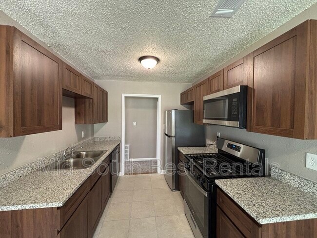 Building Photo - 4309 N Cypress St