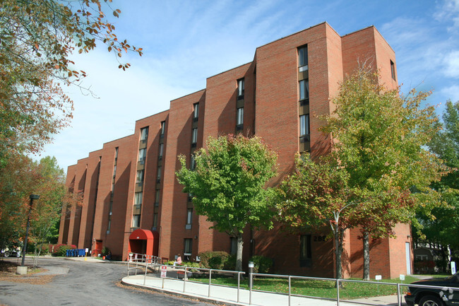 Building Photo - Peppertree Heights Apartments