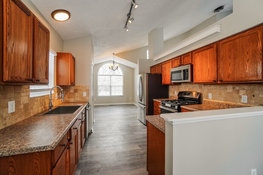 Building Photo - 742 Bouvier Ct