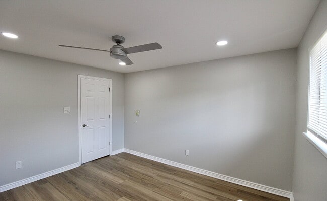 Building Photo - 10362 W 59th Ave