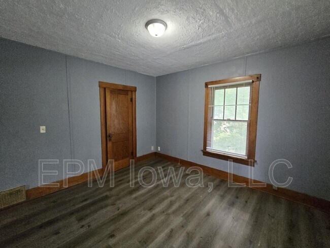 Building Photo - 212 Reed St
