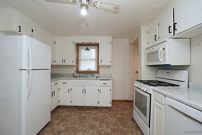 Building Photo - 55 Cornell Ave
