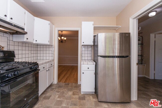 Building Photo - 6353 W 82nd St