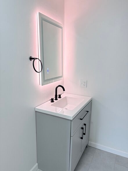 Building Photo - 338 Prestley Rd