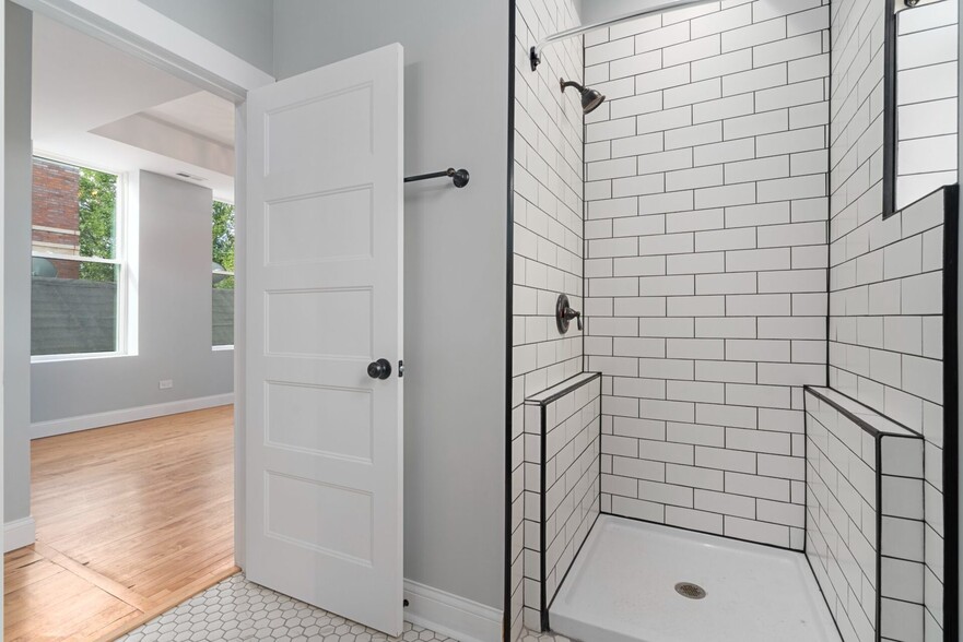 Building Photo - 1645 S Miller St