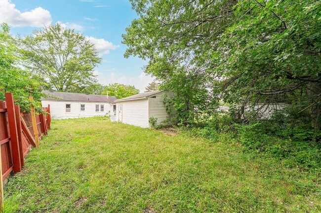 Building Photo - 2533 Greenvale Rd