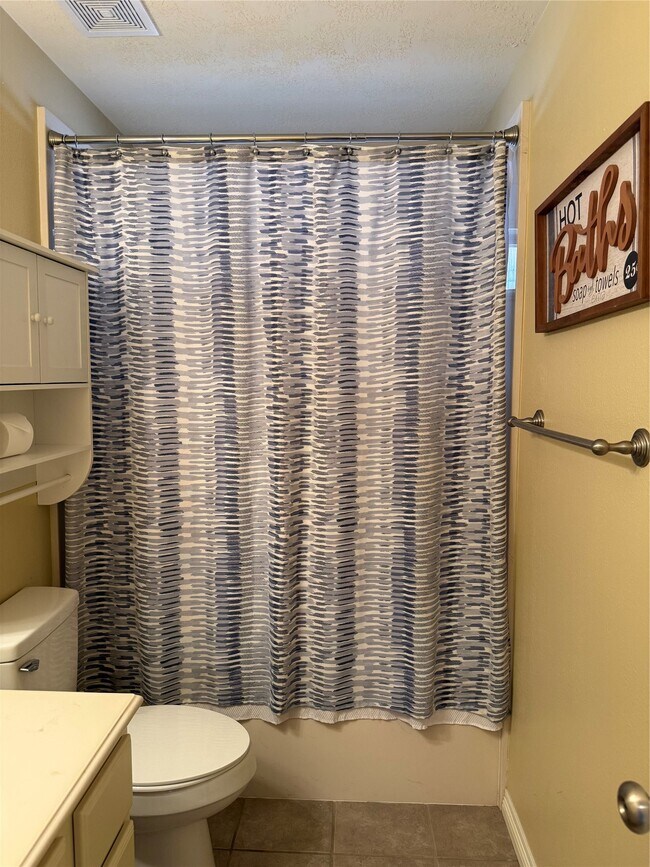 Building Photo - 10522 Torrey Pines Dr