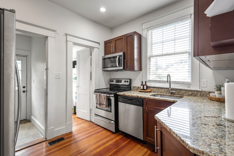 Building Photo - 2928 Hawthorne Ave