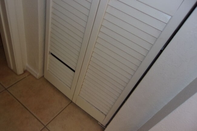 Building Photo - Great views on one acre.