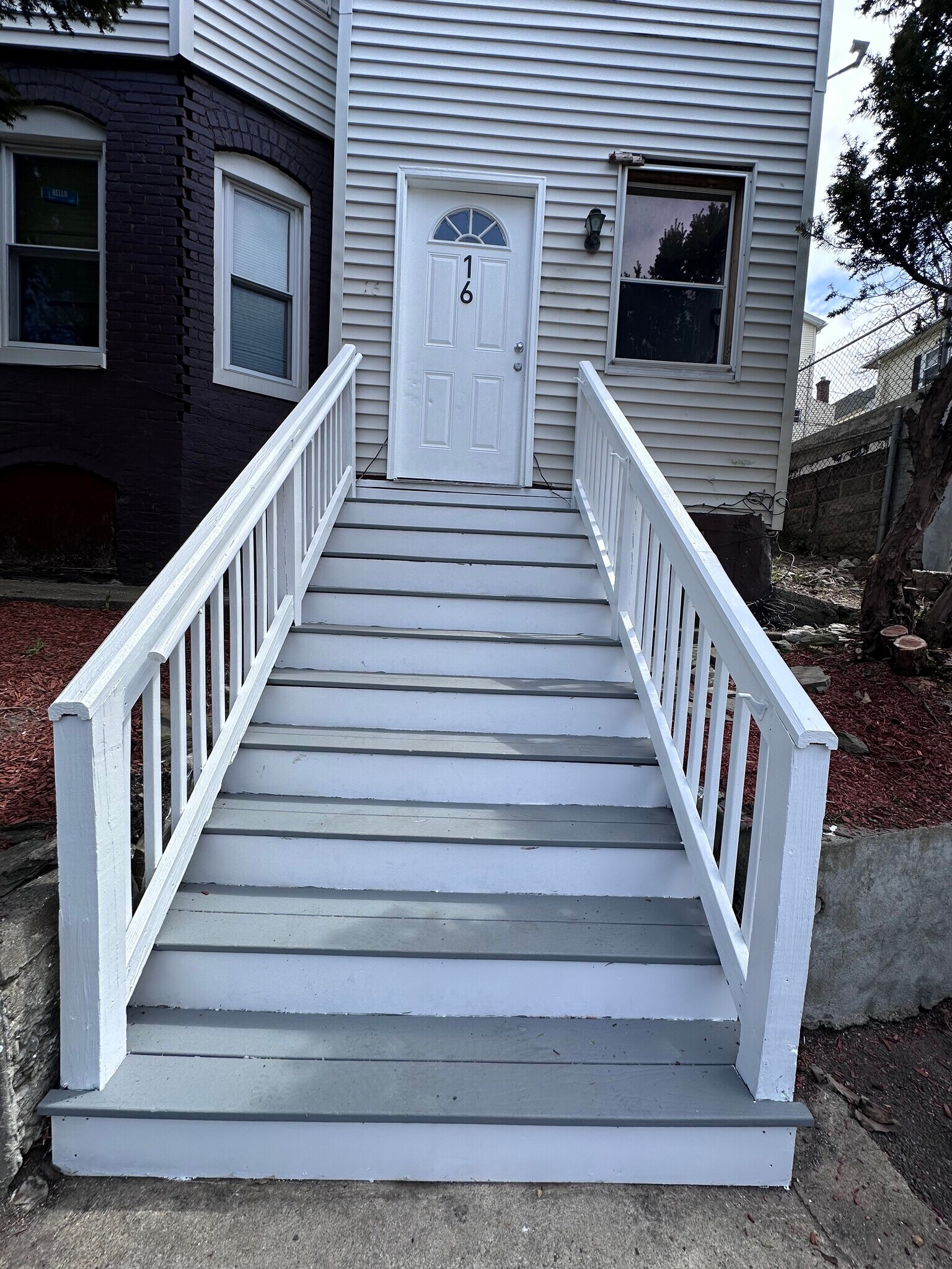 Building Photo - 16 Groton Pl