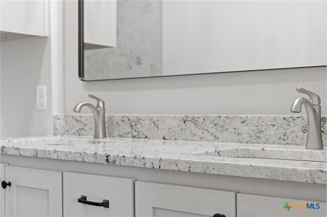 Building Photo - 410 State Hwy 95