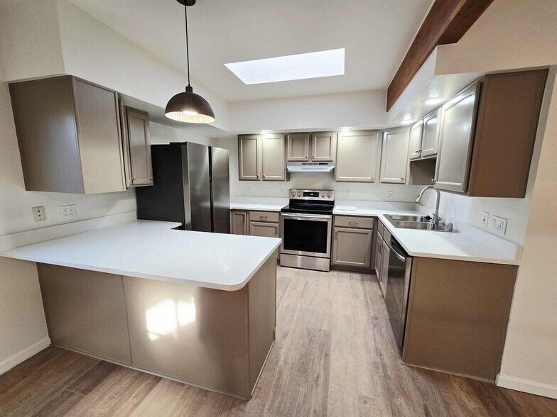 Building Photo - 3715 Simms Ave SE