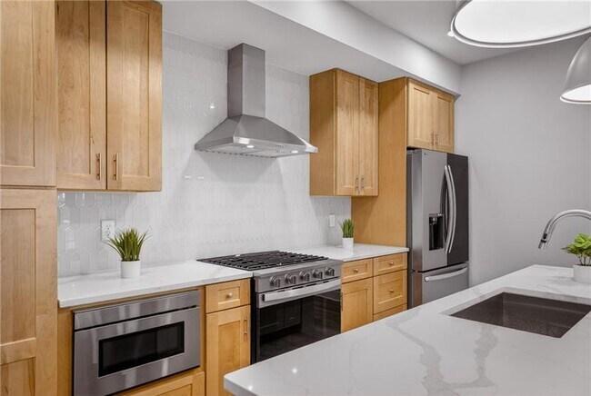 Building Photo - 4022 Cottage Wy