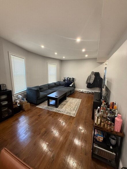 Building Photo - 21 Mount Vernon St