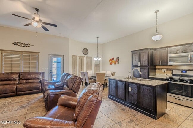 Building Photo - 13159 Wellington