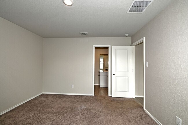 Building Photo - 7927 Dovers Den