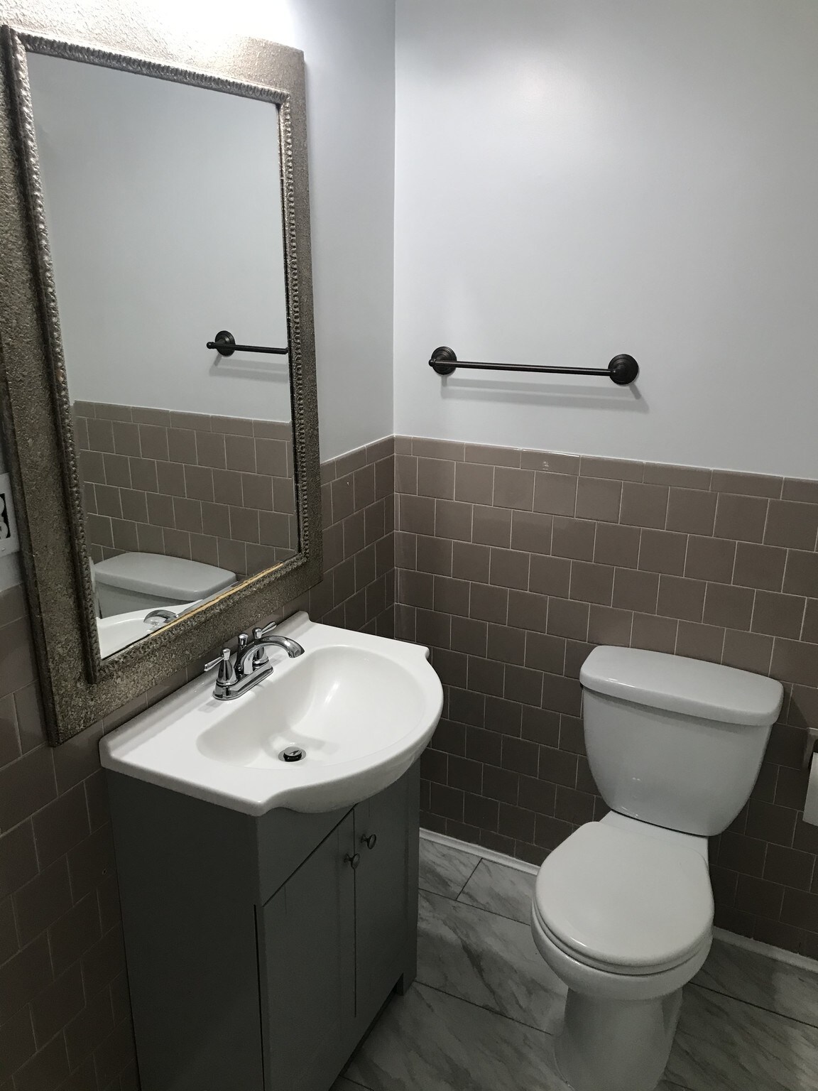 Bathroom - 8 Lawrence St