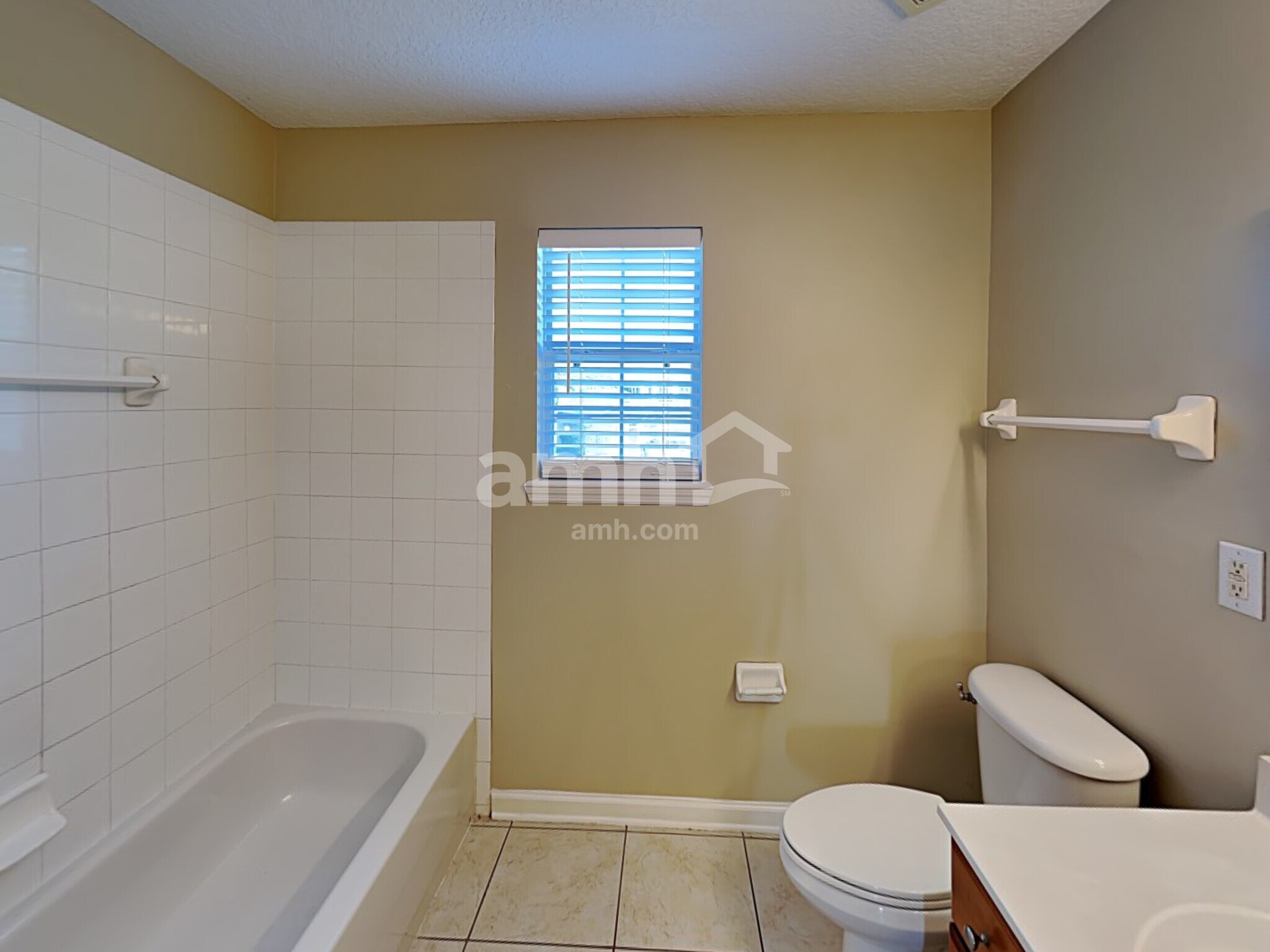 Building Photo - 651 Porto Cristo Ave