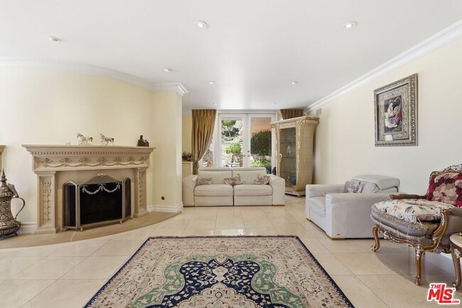 Building Photo - 1831 Loma Vista Dr