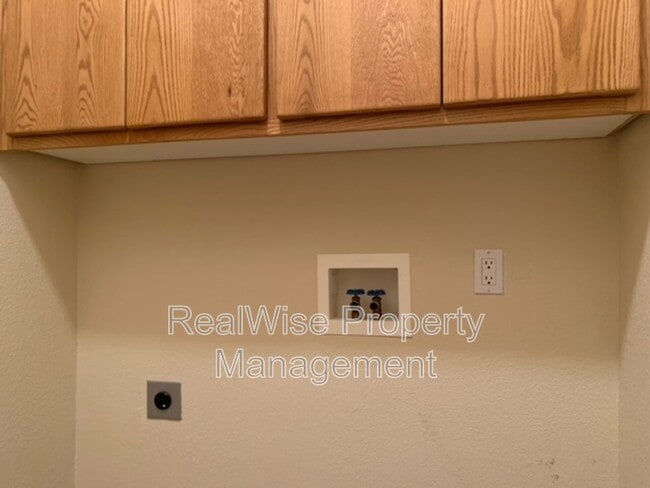 Building Photo - 2226 Blue Heron Ct
