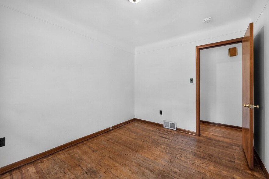Building Photo - 20880 Avon Ln