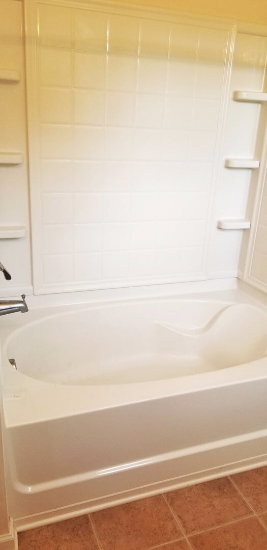 Building Photo - 3 Bedroom, 2.5 Bath Townhome