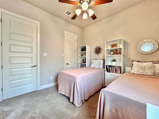 Building Photo - 7001 Etna Way
