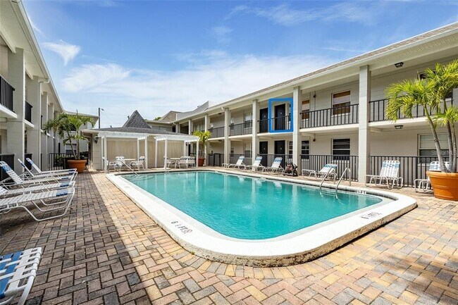 Primary Photo - 5221 Bayshore Blvd