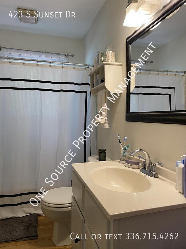 Building Photo - 423 S Sunset Dr