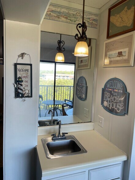 Building Photo - 40 Folly Field Rd