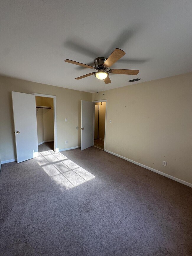 Building Photo - 334 Woodham Ct