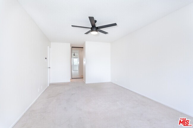Building Photo - 5700 Ravenspur Dr