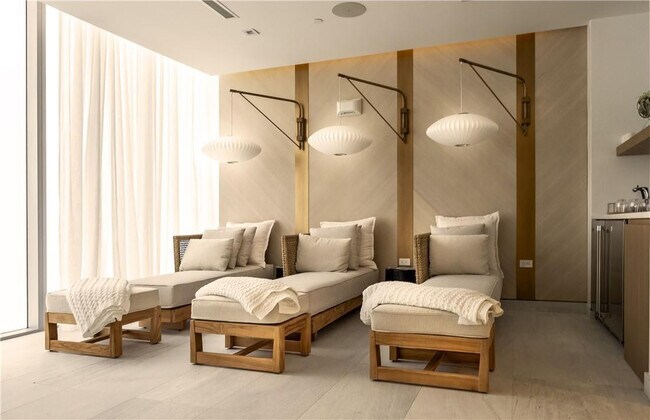 Building Photo - 2200 N Ocean Blvd