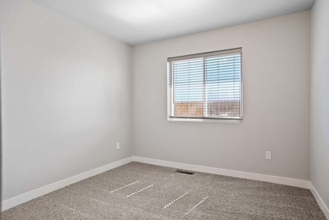 Building Photo - 405 Nighthawk Dr