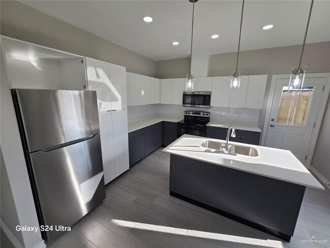 Building Photo - 12 Yankton St