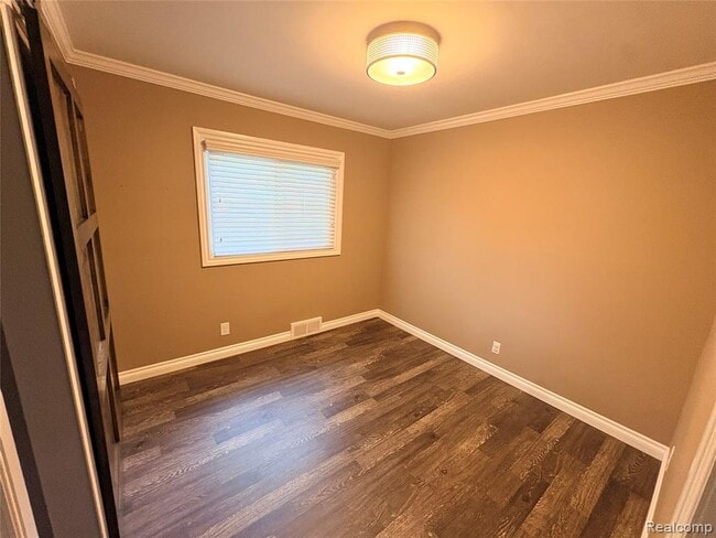 Building Photo - 1341 Catalpa Dr