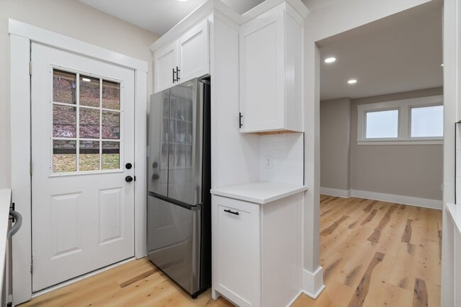 Building Photo - SCORE 50% OFF 1ST MONTH'S RENT IF SIGNED BY FEB 27! Newly Renovated 3 Bedroom home in Bridgeville...