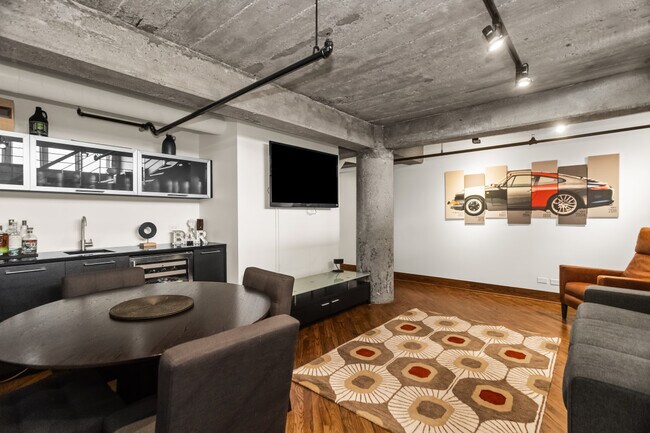 Building Photo - 1830 Ridge Ave