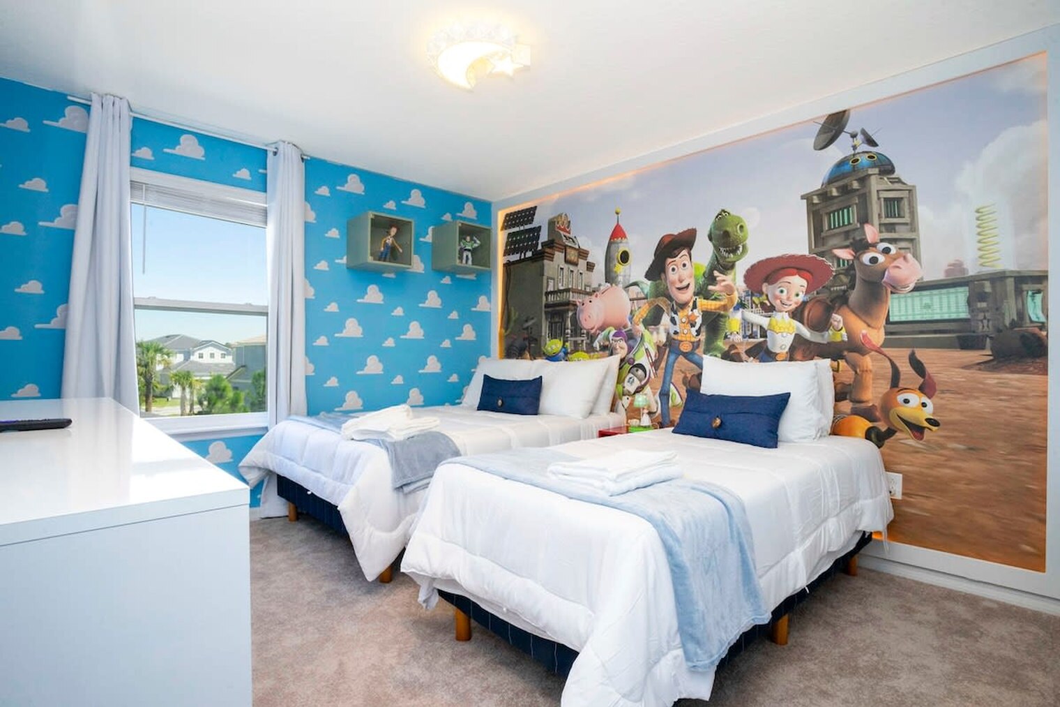 Building Photo - 7316 Oakmoss Loop