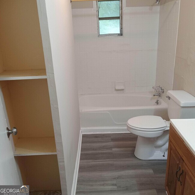 Building Photo - 2308 Boulevard Granada SW
