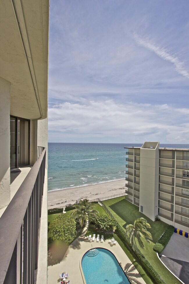 Building Photo - 5420 N Ocean Ave