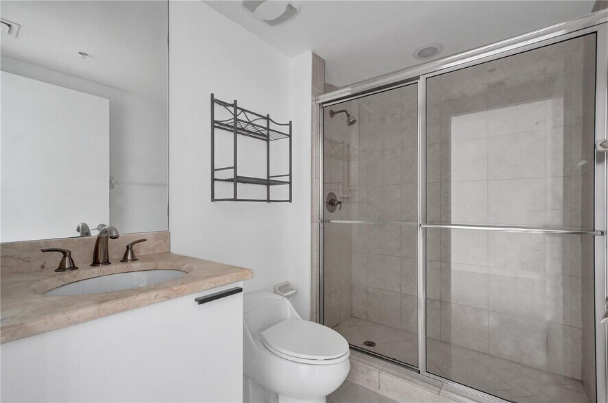 Building Photo - 14951 Royal Oaks Ln