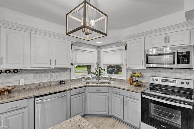 Building Photo - 5800 Barberry Ln