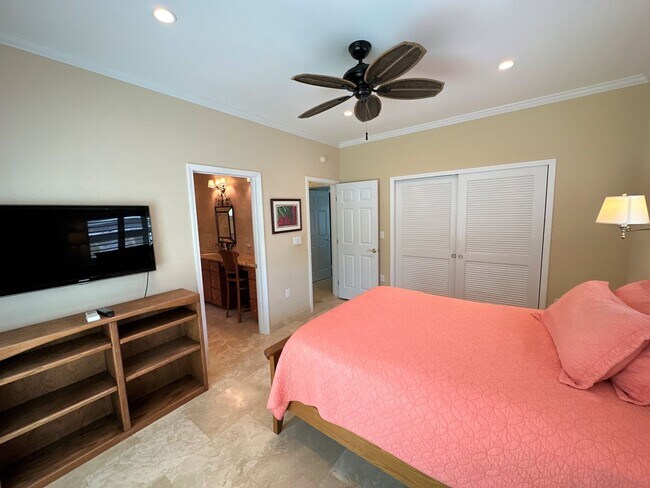 Building Photo - Gorgeous Furnished Beachside Home in Kailua