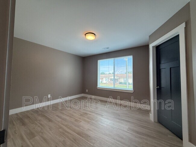 Building Photo - 101 Lacy Ln