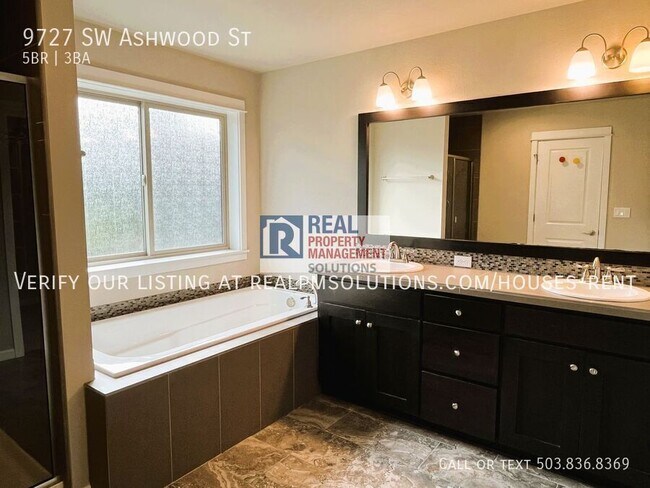 Building Photo - 9727 SW Ashwood St