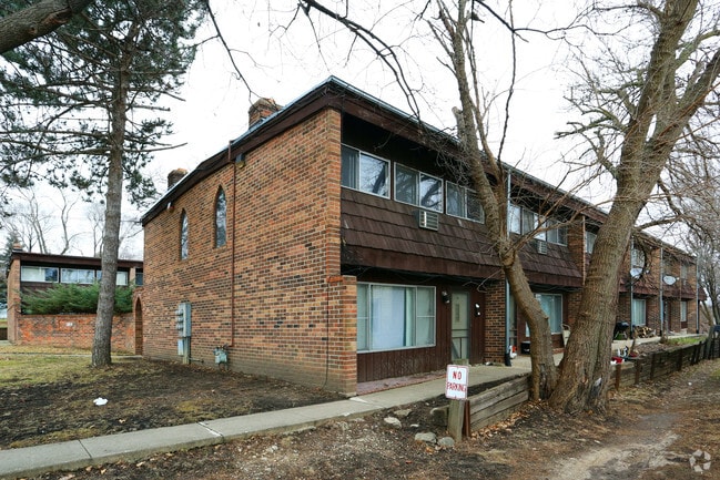 Primary Photo - 389 Crystal St