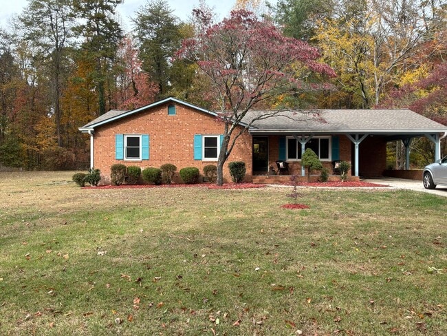 Primary Photo - Spacious 3-Bed, 2-Bath Home in Lexington, NC