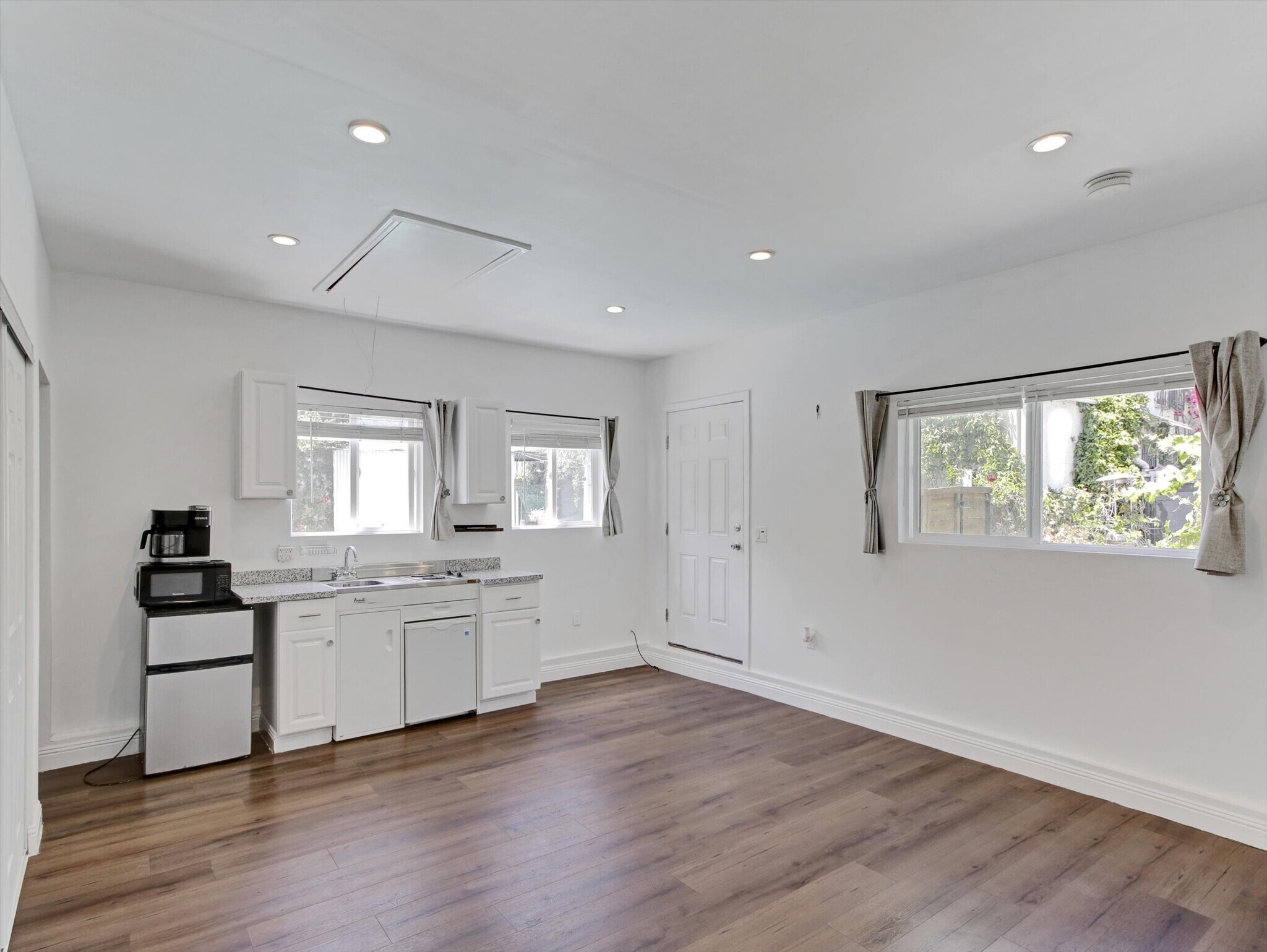 Building Photo - 8956 Kramerwood Pl