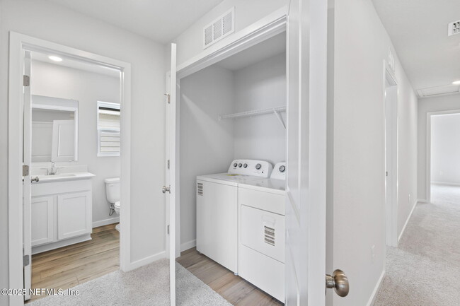 Building Photo - 111 Brazil Nut Cir